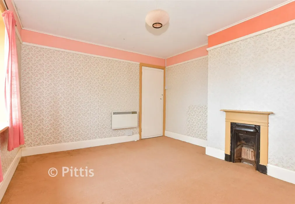 Bedroom 1 - Forest Road, Winford, Isle of Wight - Wards of Kent