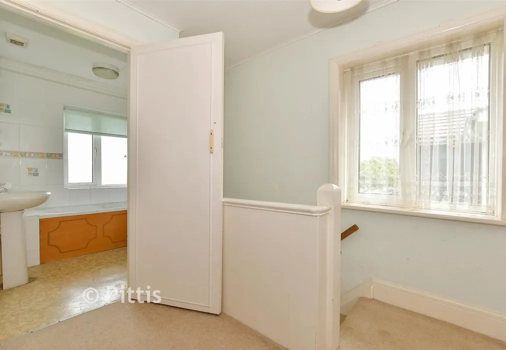 Internal Lifestyle Photograph - Forest Road, Winford, Isle of Wight - Wards of Kent
