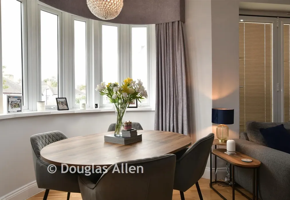 Dining Area - Squirrels Heath Lane, Gidea Park, Essex - Wards of Kent