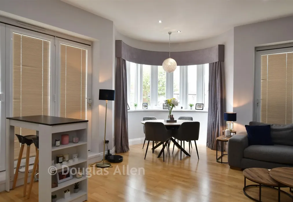 Lounge/Kitchen/Dining Room - Squirrels Heath Lane, Gidea Park, Essex - Wards of Kent