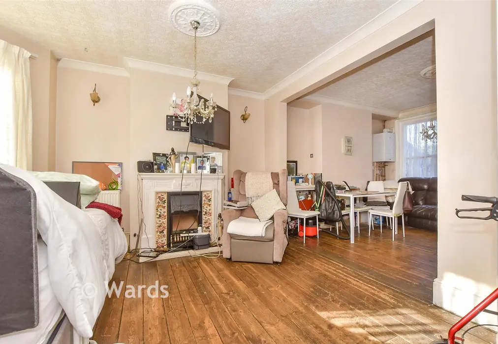 Lounge - James Street, Ashford, Kent - Wards of Kent