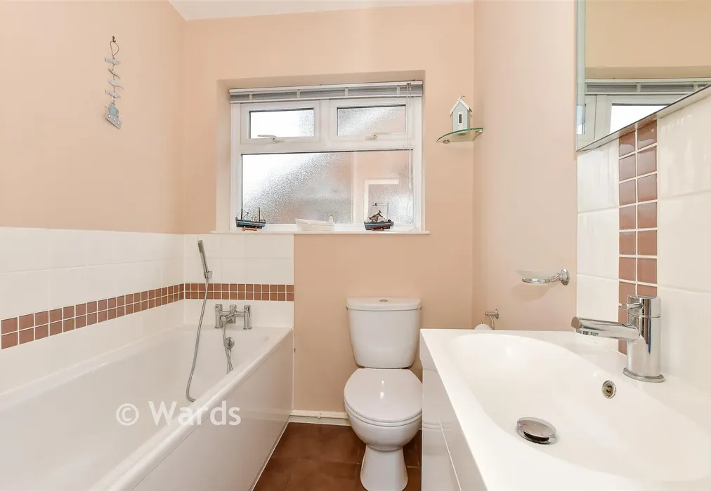 Bathroom - Willement Road, Faversham, Kent - Wards of Kent