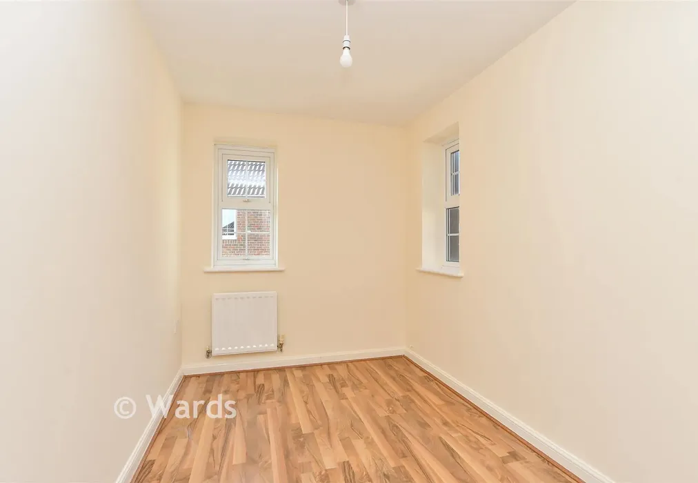 Bedroom 2 - Mallow Road, Minster On Sea, Sheerness, Kent - Wards of Kent