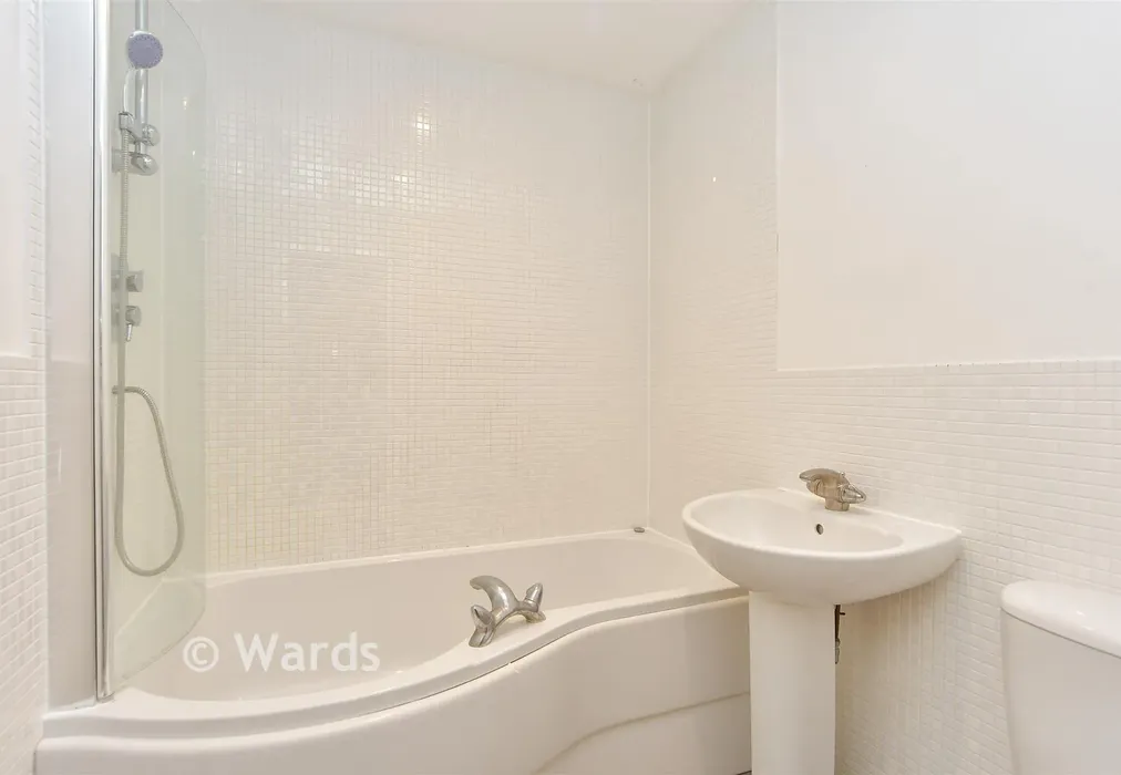 Bathroom - Mallow Road, Minster On Sea, Sheerness, Kent - Wards of Kent