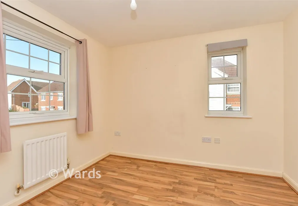 Bedroom 1 - Mallow Road, Minster On Sea, Sheerness, Kent - Wards of Kent