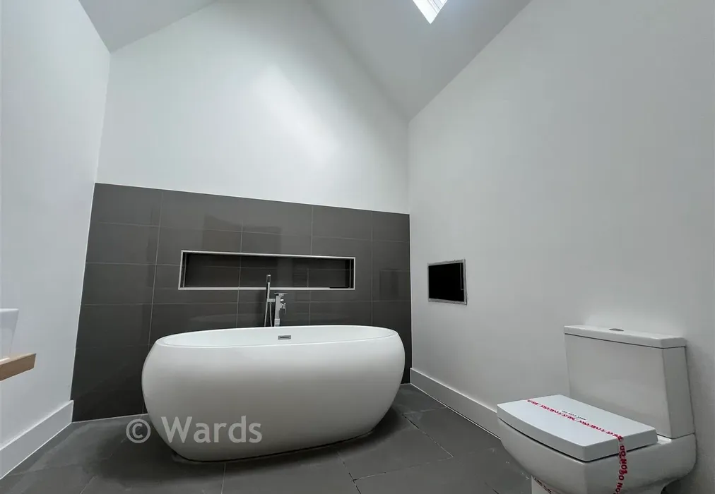 Bathroom - Gladstone Road, Broadstairs, Kent - Wards of Kent