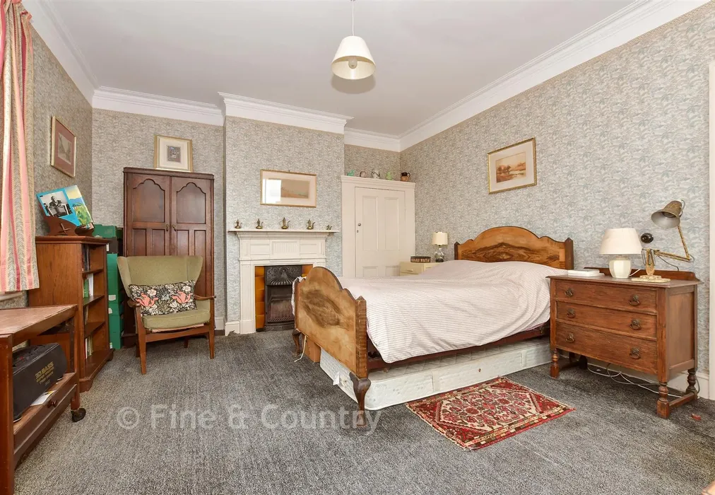 Bedroom 2 - Sturry Hill, Sturry, Canterbury, Kent - Wards of Kent