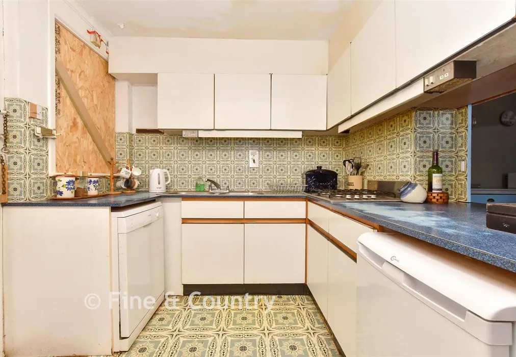 Kitchen - Sturry Hill, Sturry, Canterbury, Kent - Wards of Kent