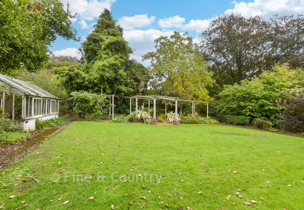 Rear Garden - Sturry Hill, Sturry, Canterbury, Kent - Wards of Kent