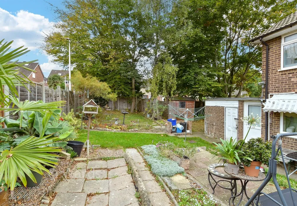Rear Garden - Sundridge Drive, Walderslade, Chatham, Kent - Wards of Kent