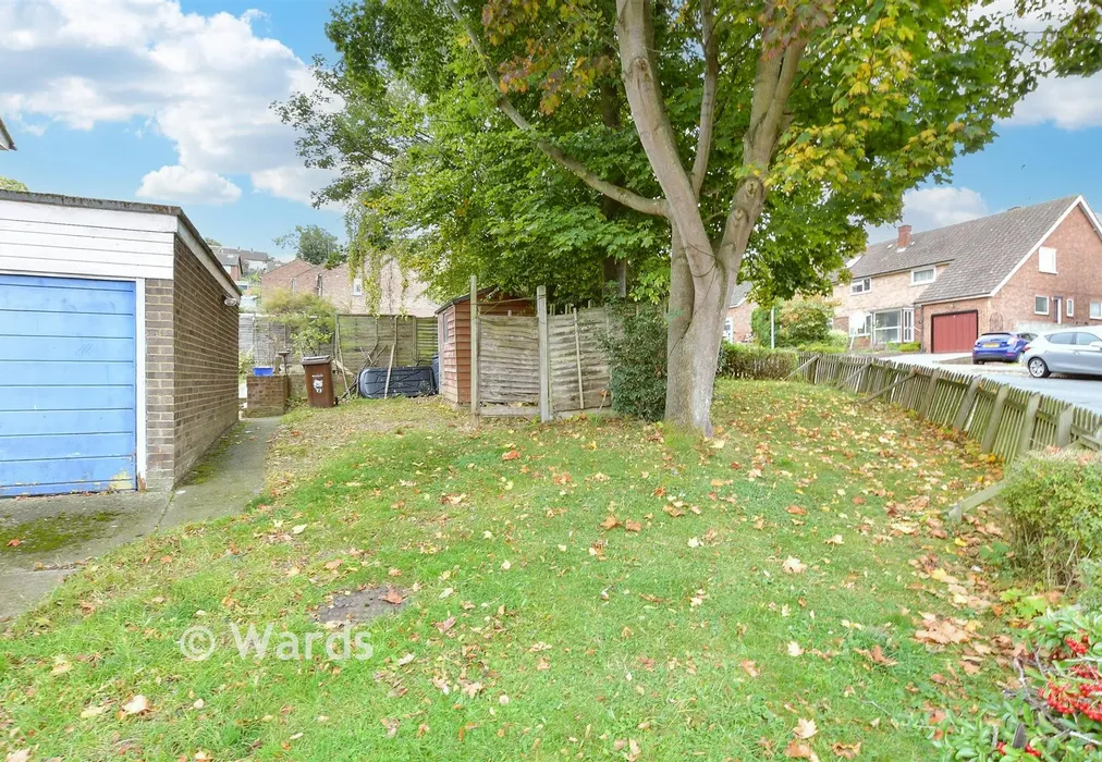 Side Garden - Sundridge Drive, Walderslade, Chatham, Kent - Wards of Kent