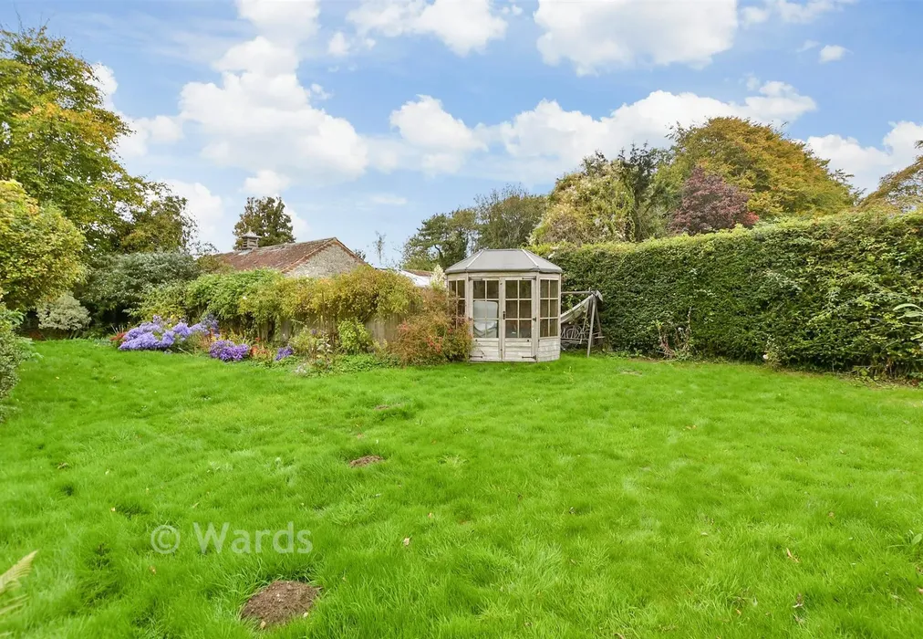 Rear Garden - Otterpool Lane, Lympne, Hythe, Kent - Wards of Kent
