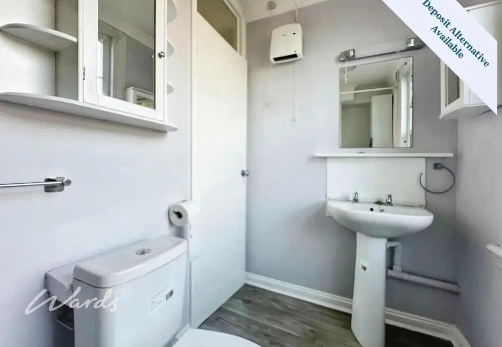 Bathroom - Bower Place Maidstone ME16 - Wards of Kent