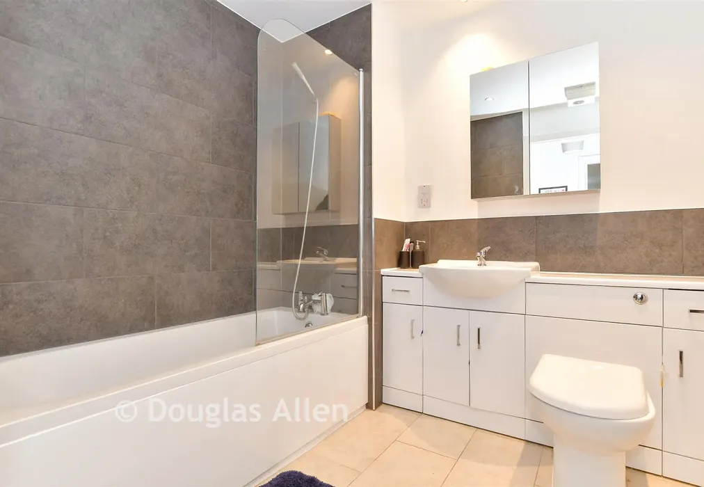 Bathroom - Spring Place, Barking, Essex - Wards of Kent