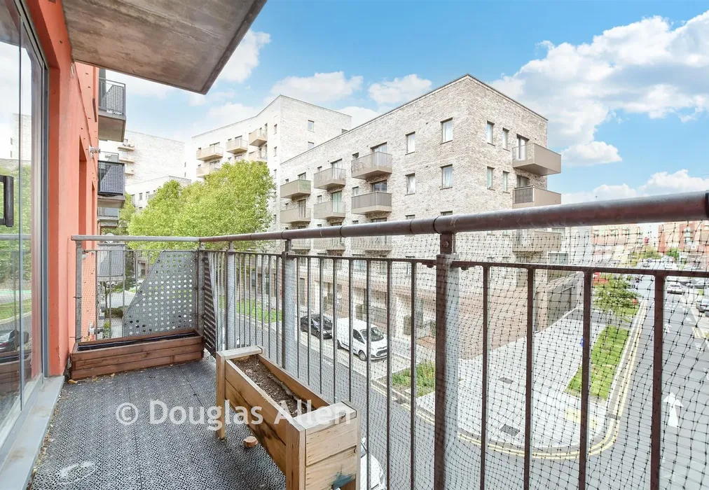 Balcony / Terrace - Spring Place, Barking, Essex - Wards of Kent