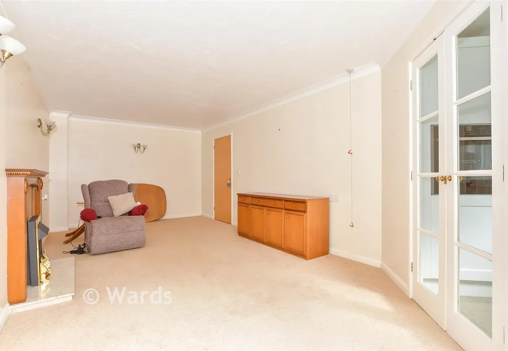 Lounge - Waterloo Road, Tonbridge, Kent - Wards of Kent