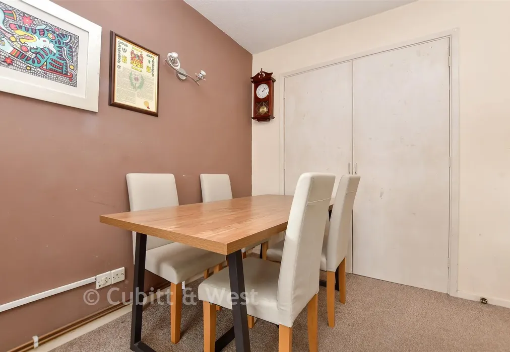 Lounge/Diner - Levett Road, Leatherhead, Surrey - Wards of Kent