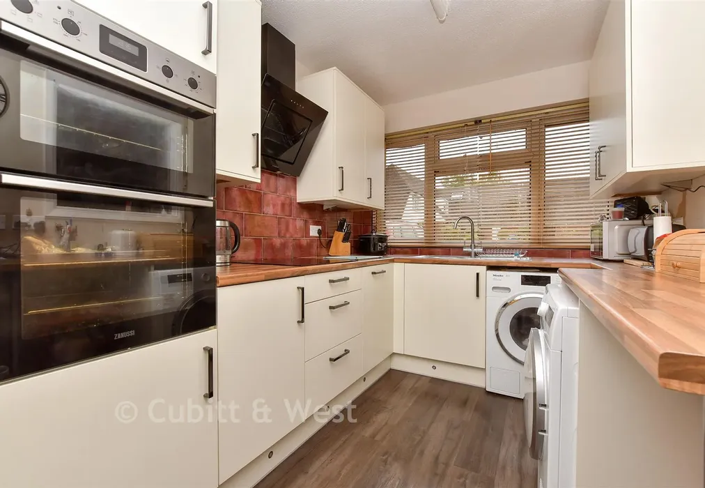 Kitchen - Levett Road, Leatherhead, Surrey - Wards of Kent