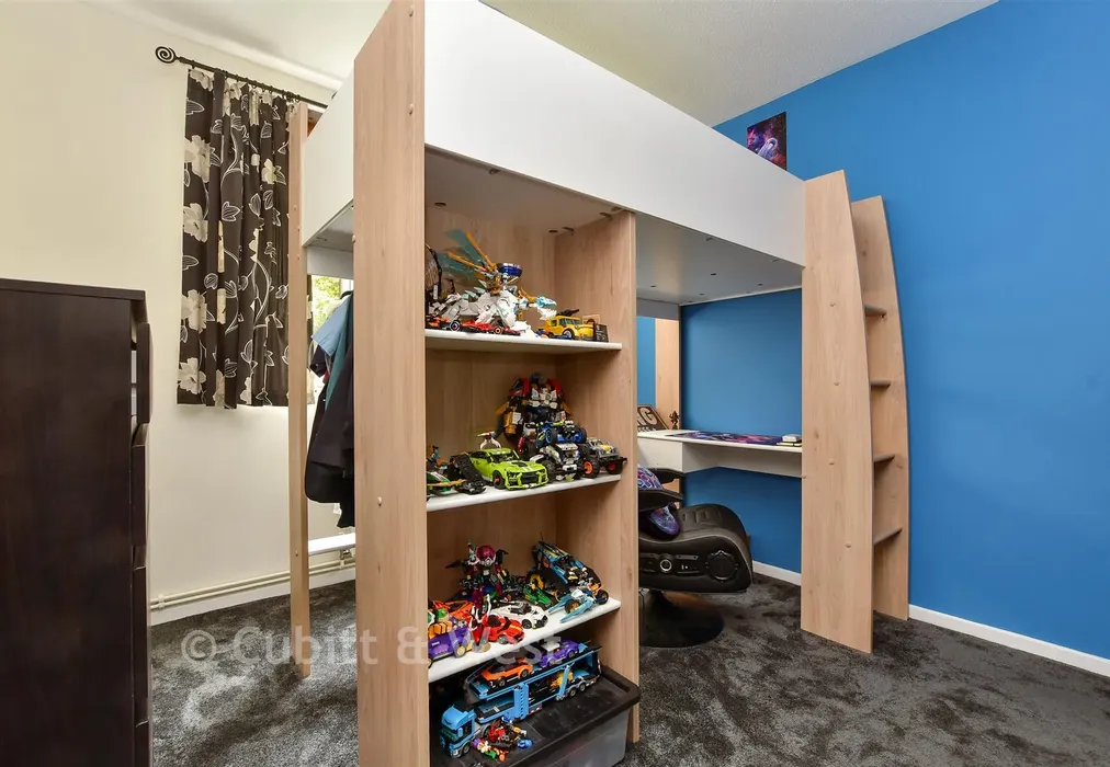 Bedroom 1 - Levett Road, Leatherhead, Surrey - Wards of Kent