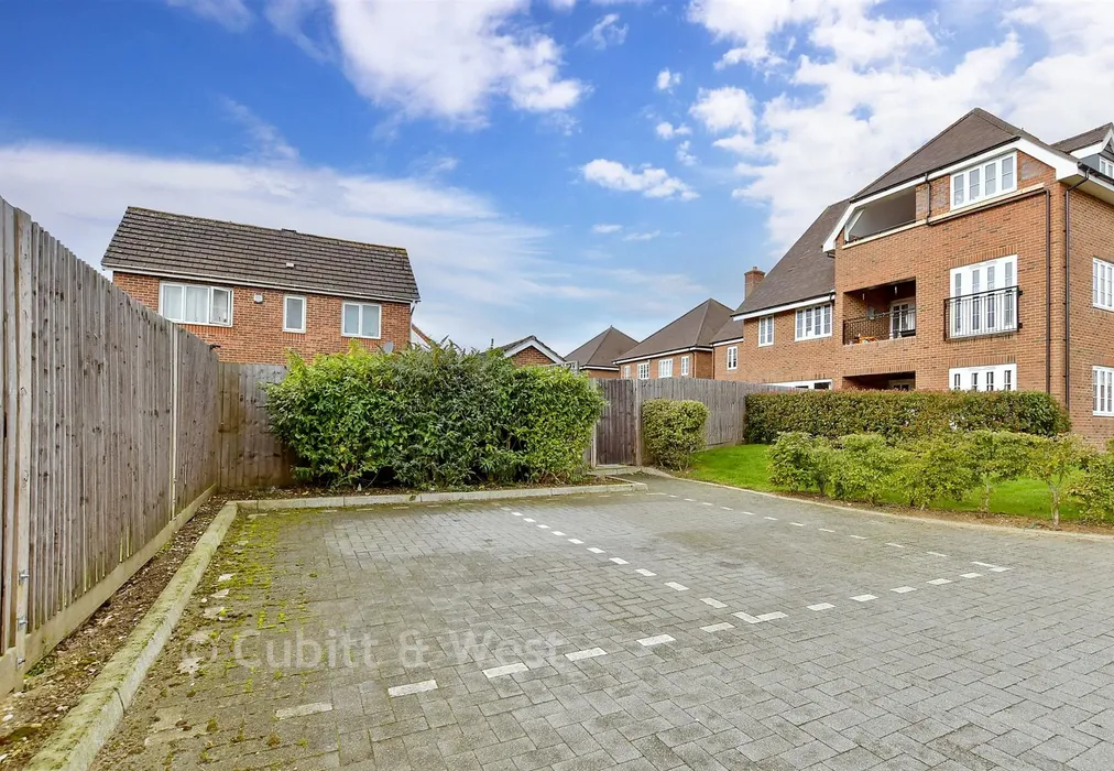 Driveway/Parking - Dover Road, Tadworth, Surrey - Wards of Kent