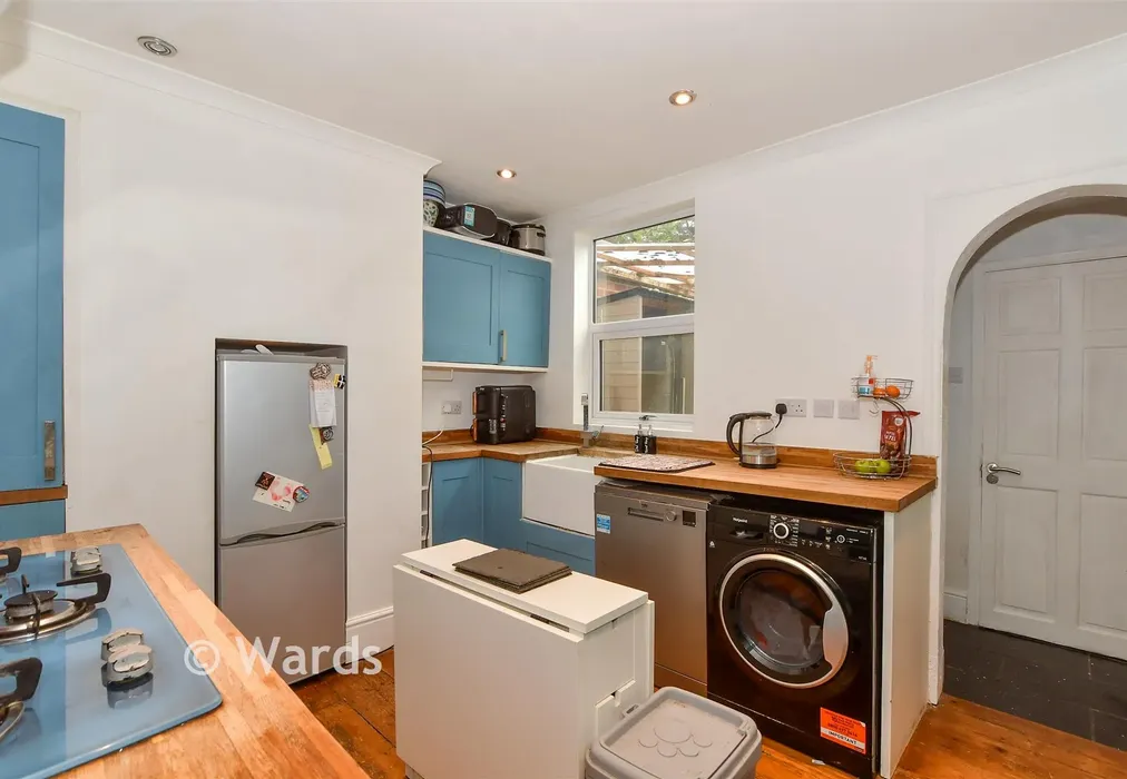 Kitchen - Lower Boxley Road, Maidstone, Kent - Wards of Kent