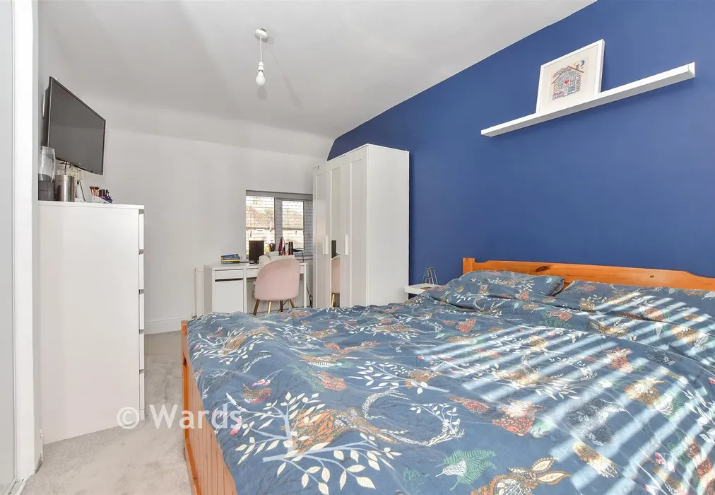 Bedroom 1 - Tennyson Road, Ashford, Kent - Wards of Kent