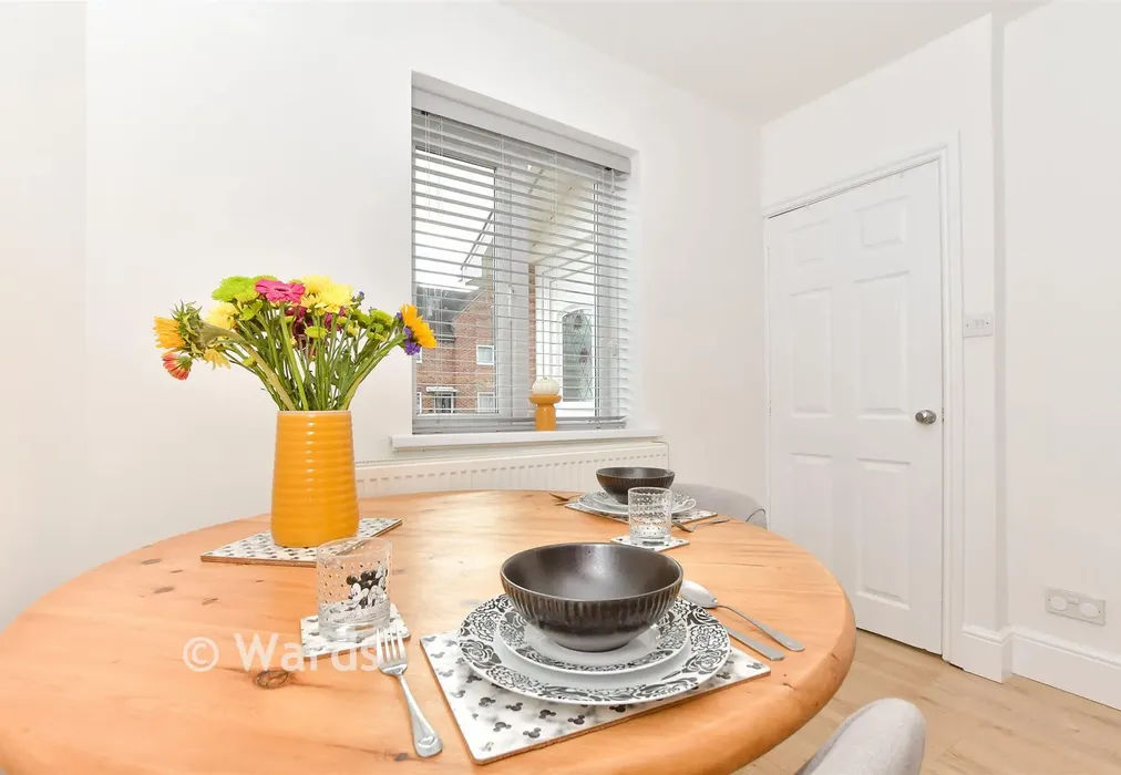 Internal Lifestyle Photograph - Tennyson Road, Ashford, Kent - Wards of Kent