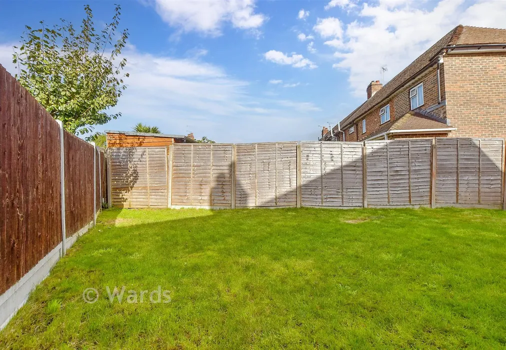 Rear Garden - Tennyson Road, Ashford, Kent - Wards of Kent
