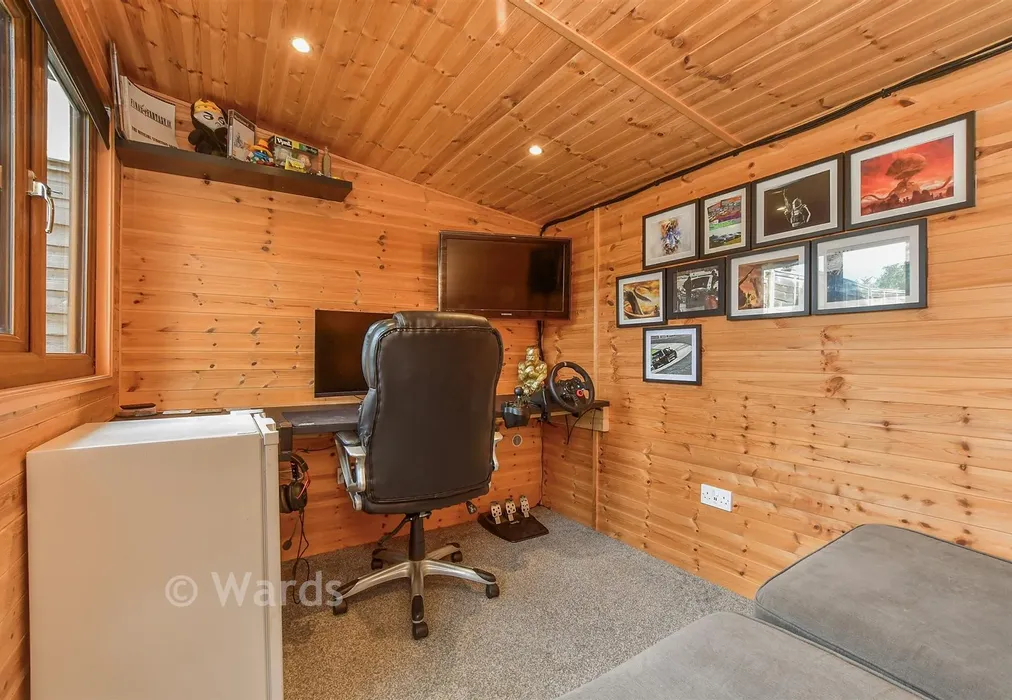 Workshop/Outbuildings - Tennyson Road, Ashford, Kent - Wards of Kent