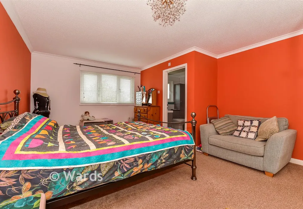 Bedroom 1 - Painesfield Close, Burmarsh, Romney Marsh, Kent - Wards of Kent