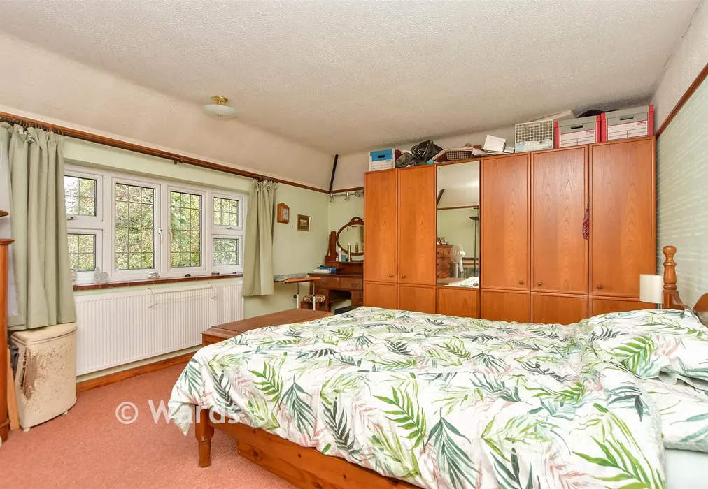 Bedroom 1 - High Street, Eynsford, Kent - Wards of Kent