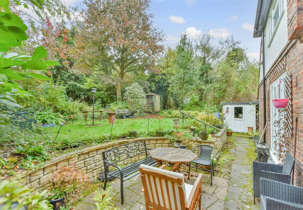Rear Garden - High Street, Eynsford, Kent - Wards of Kent