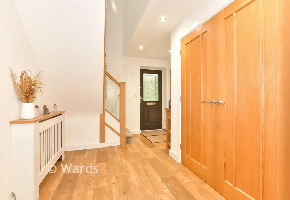 Hallway - Lower Road, Temple Ewell, Dover, Kent - Wards of Kent