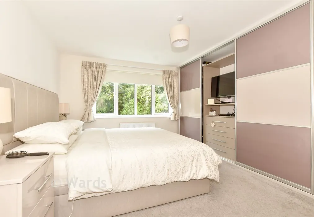 Bedroom 1 - Lower Road, Temple Ewell, Dover, Kent - Wards of Kent