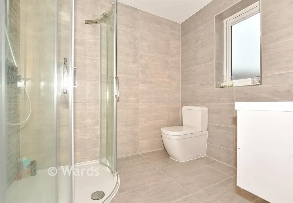 En-Suite Shower Room - Lower Road, Temple Ewell, Dover, Kent - Wards of Kent
