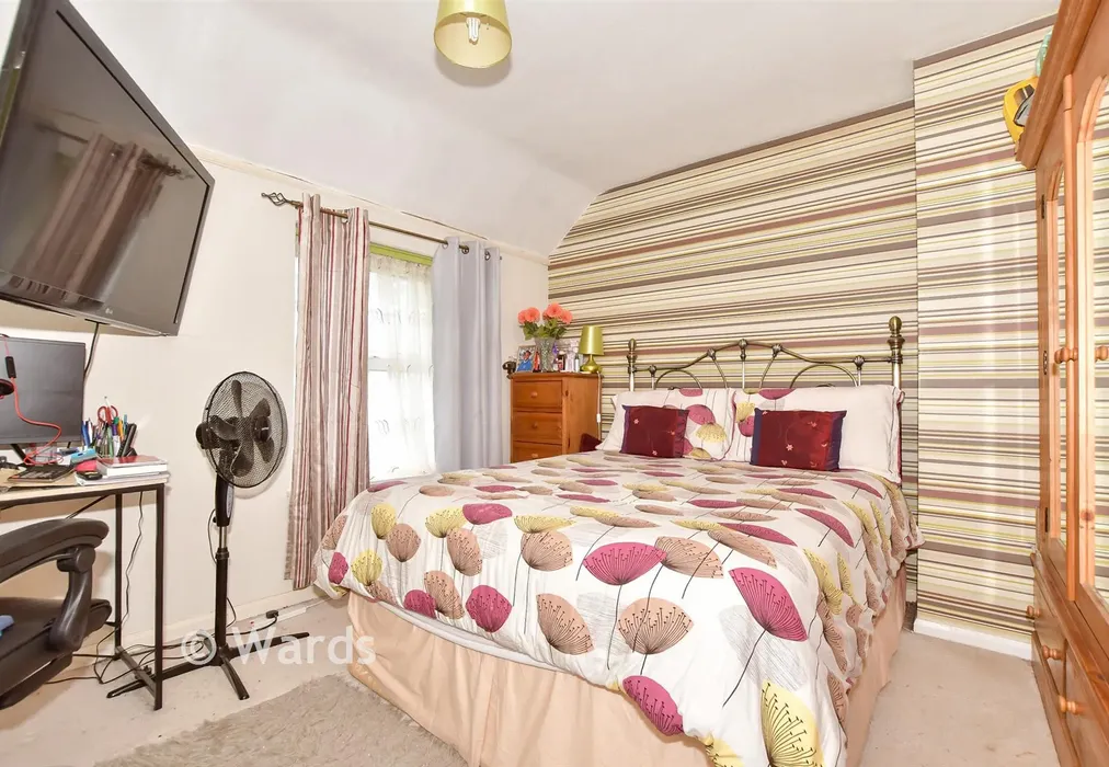 Bedroom 1 - Chaucer Road, Elvington, Dover, Kent - Wards of Kent