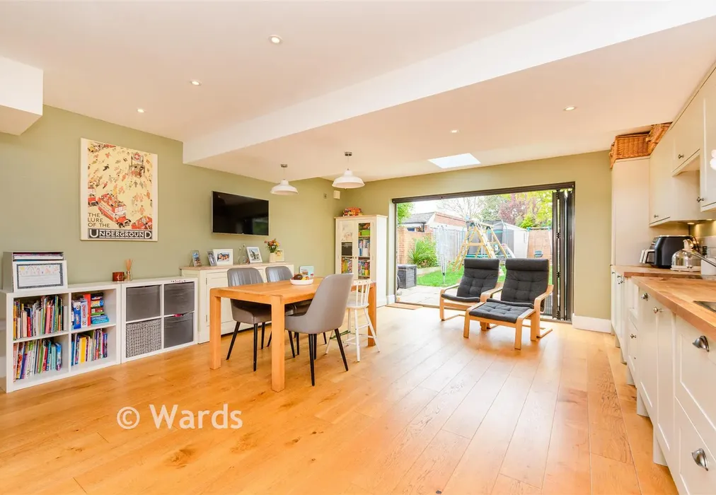 Kitchen - Kenmere Road, Welling, Kent - Wards of Kent