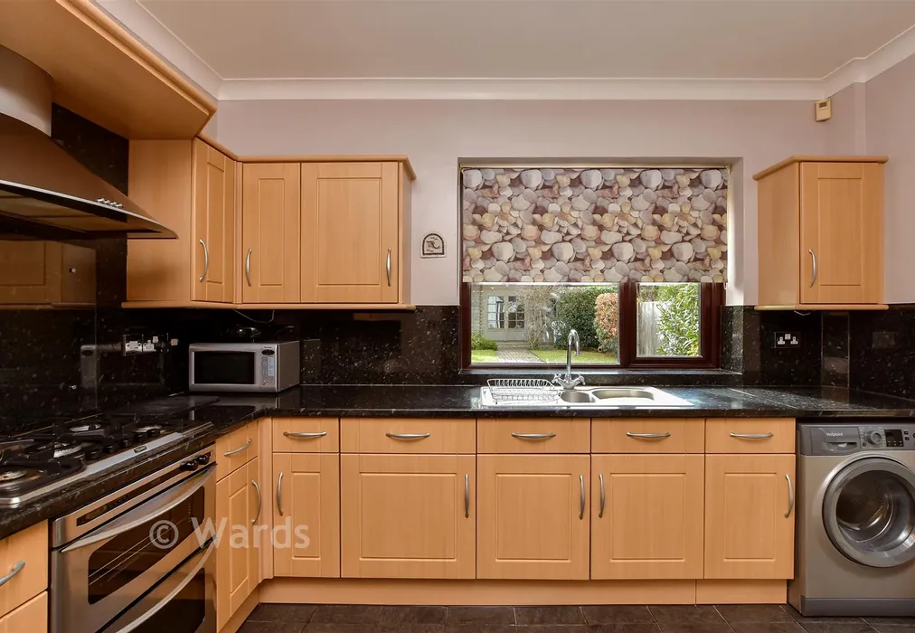 Kitchen - Epple Bay Road, Birchington, Kent - Wards of Kent