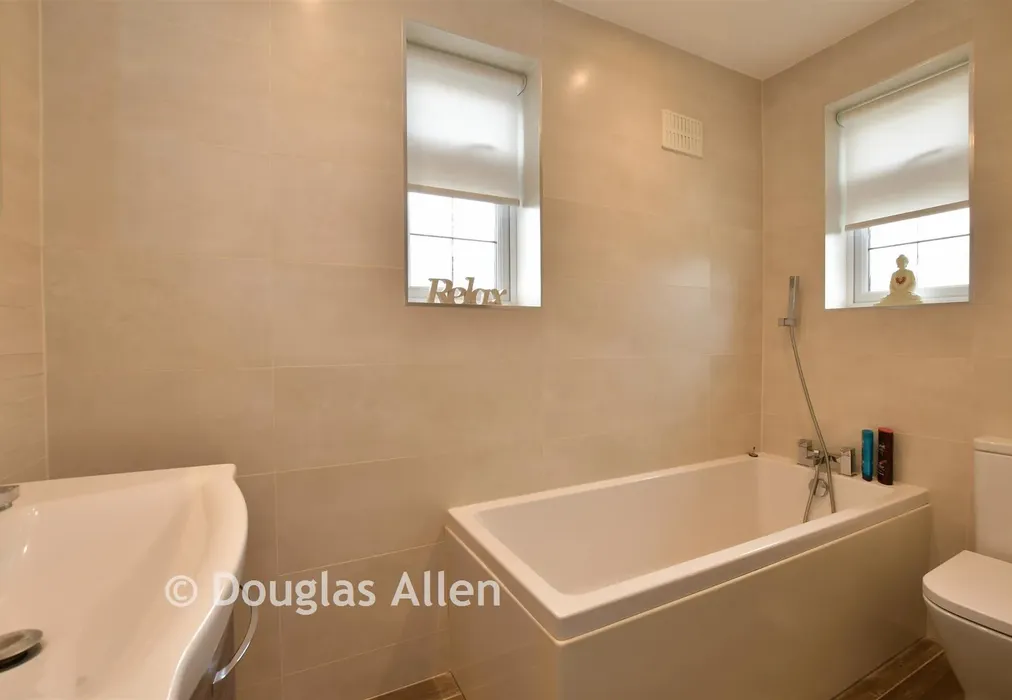 Bathroom - Lancaster Drive, Hornchurch, Essex - Wards of Kent
