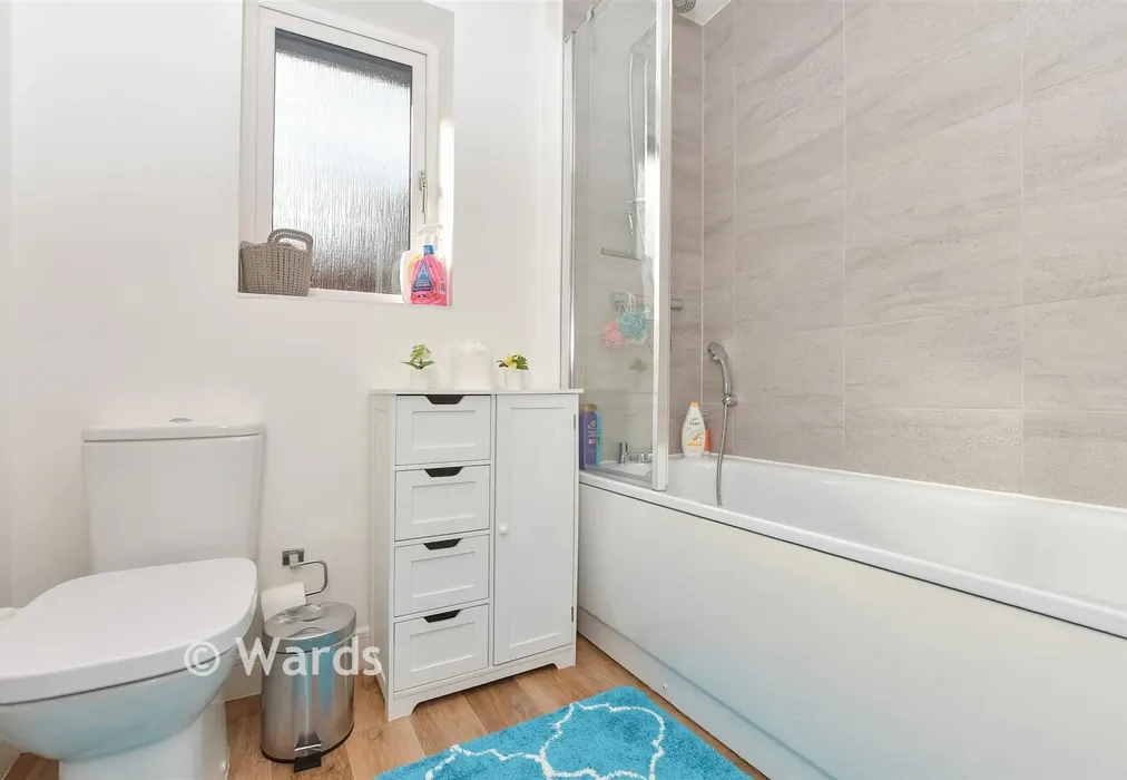 Bathroom - Paddock Close, Kingsnorth, Ashford, Kent - Wards of Kent