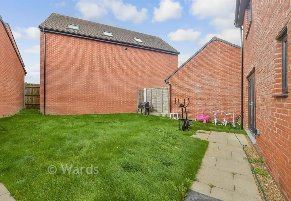 Rear Garden - Paddock Close, Kingsnorth, Ashford, Kent - Wards of Kent