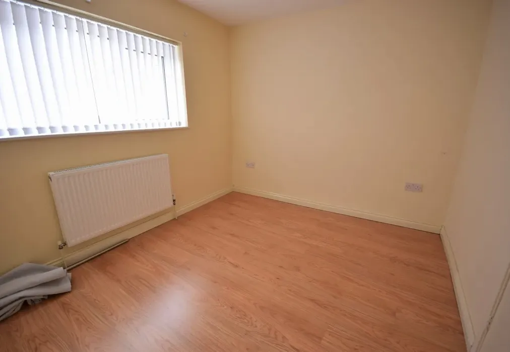 Bedroom 2 - Lee Walk, Basildon, SS16 - Wards of Kent