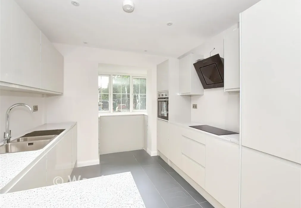 Kitchen - Dynamo Close, Headcorn, Ashford, Kent - Wards of Kent