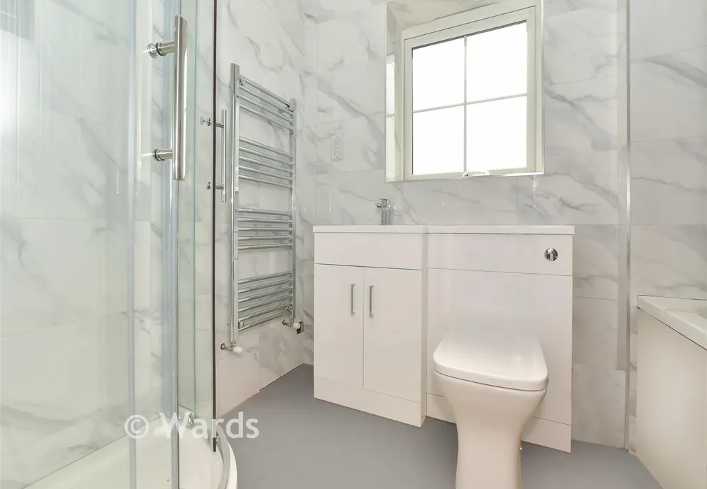Bathroom - Dynamo Close, Headcorn, Ashford, Kent - Wards of Kent