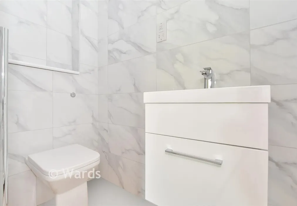 Bathroom - Dynamo Close, Headcorn, Ashford, Kent - Wards of Kent