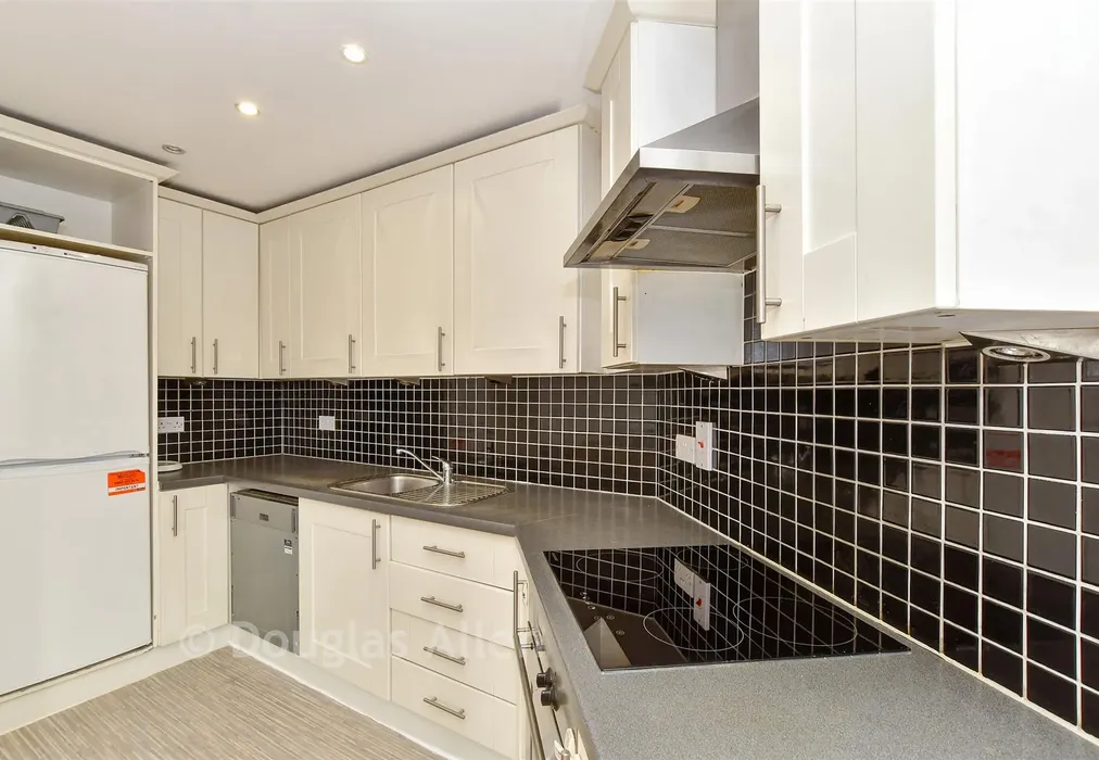 Lounge/Diner/Kitchen - Longbridge Road, Barking, Essex - Wards of Kent