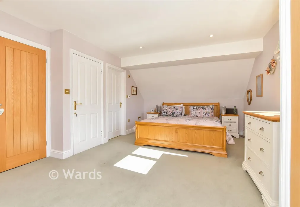 Bedroom 1 - North Road, Goudhurst, Cranbrook, Kent - Wards of Kent