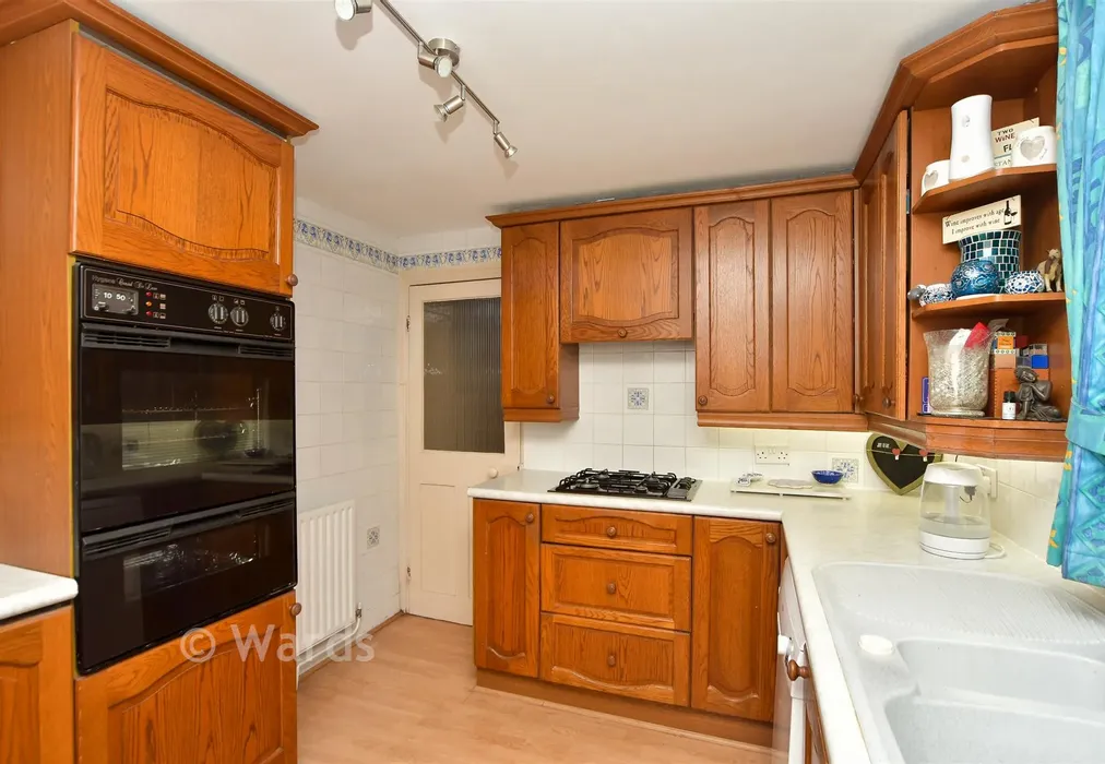 Kitchen - Montfort Road, Strood, Rochester, Kent - Wards of Kent