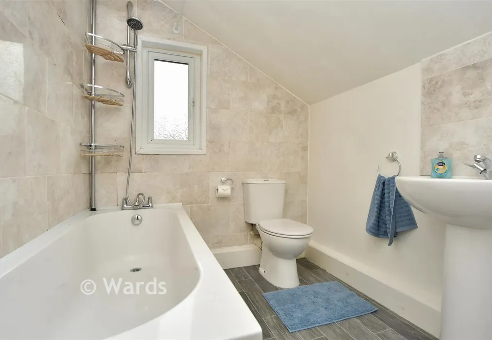 Bathroom - Roberts Road, Rainham, Gillingham, Kent - Wards of Kent