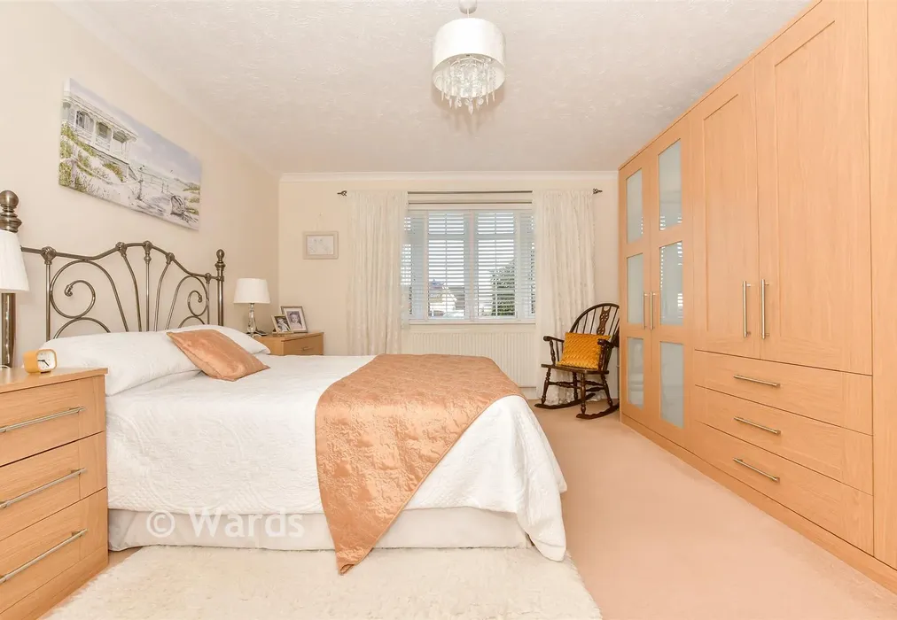 Bedroom 1 - Rosemary Gardens, Whitstable, Kent - Wards of Kent